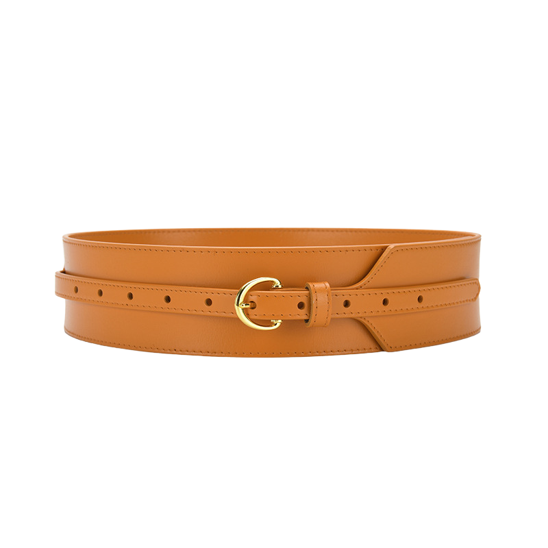 Ceinture femme Audace en cuir verni rigide couleur orange, avec double surpiqûre décorative, lanière lisse type waist belt et boucle dorée à ardillon.