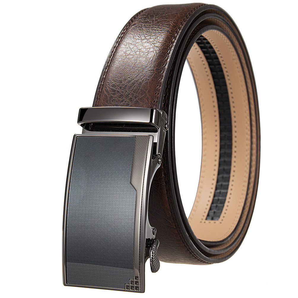 Ceinture homme Beaubour 60 en cuir de vachette marron avec boucle automatique argentée texturée.