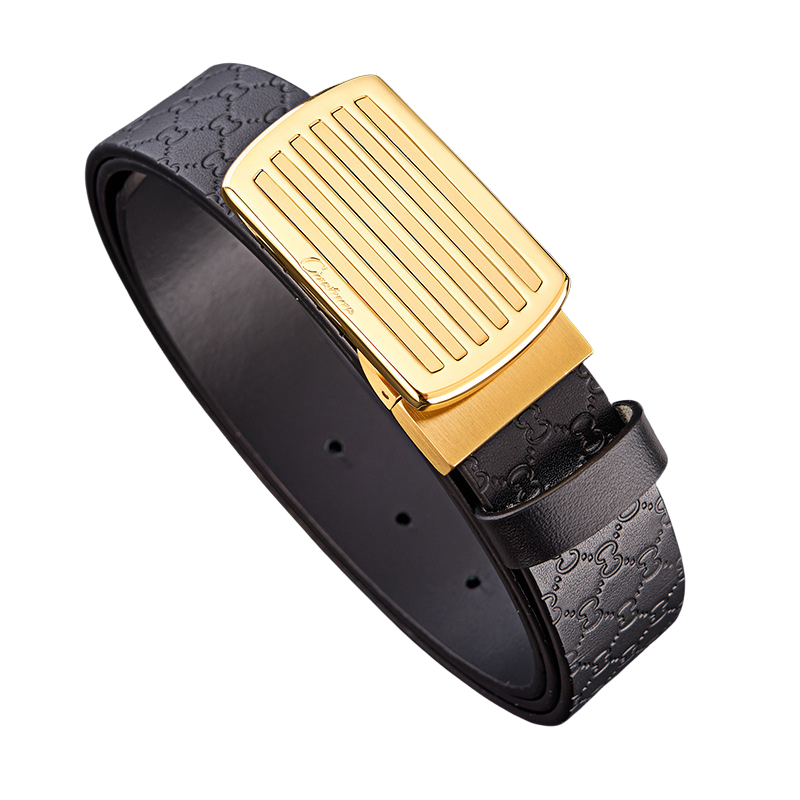 Ceinture Benoît Bleu 2 pour homme en cuir noir avec boucle rectangulaire dorée et motifs géométriques gravés sur le cuir.
