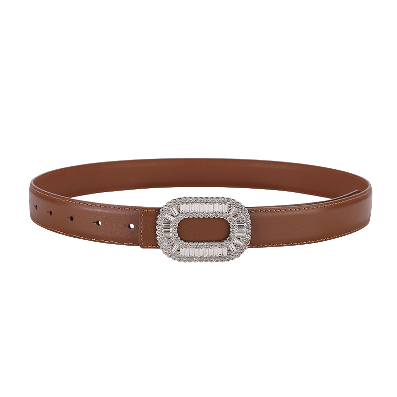 Ceinture marron en cuir pour femme, modèle Blanche, avec une boucle ovale sertie de strass brillants.