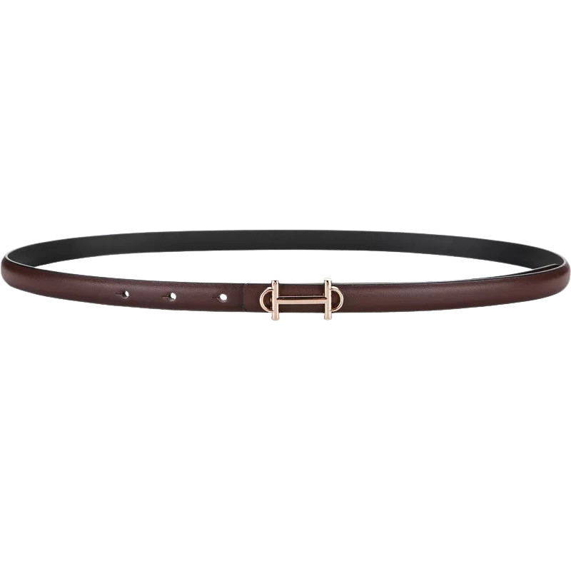 Ceinture fine pour femme Bonté en cuir marron foncé avec boucle dorée en forme de H, finition daim doux et texture lisse.