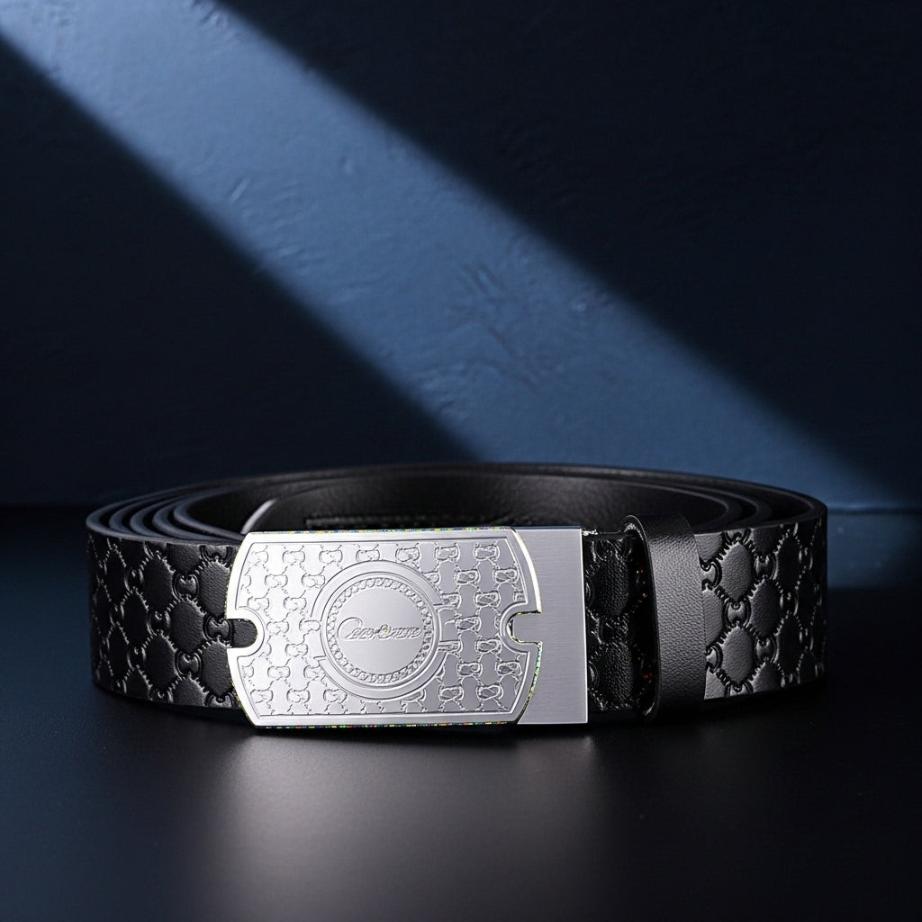 Ceinture en cuir pleine fleur pour homme, modèle Bretagne, noire avec motif embossé et boucle ardillon rectangulaire en acier argenté. #fullwidth