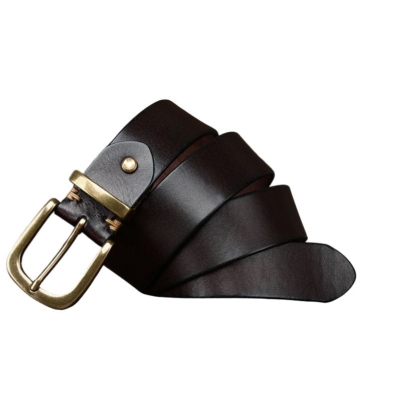Ceinture Brunor en cuir pleine fleur marron foncé avec boucle ardillon ovale en cuivre doré vieilli et coutures apparentes.