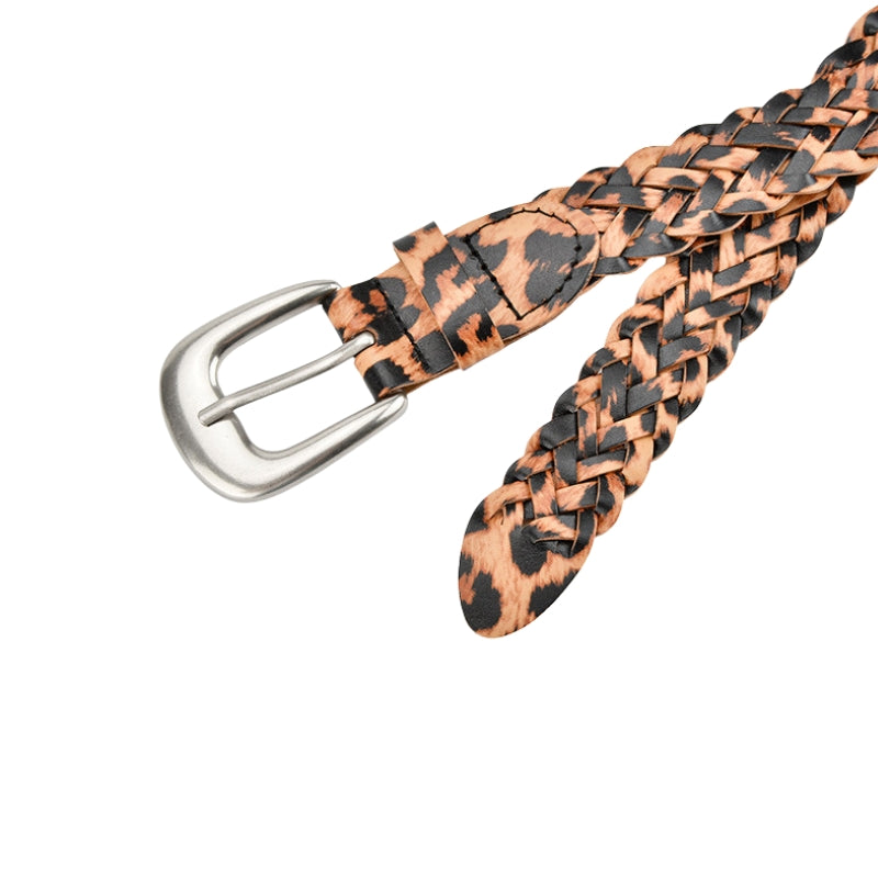 Ceinture femme Camille en simili cuir tressé avec motif léopard et boucle ardillon argentée.