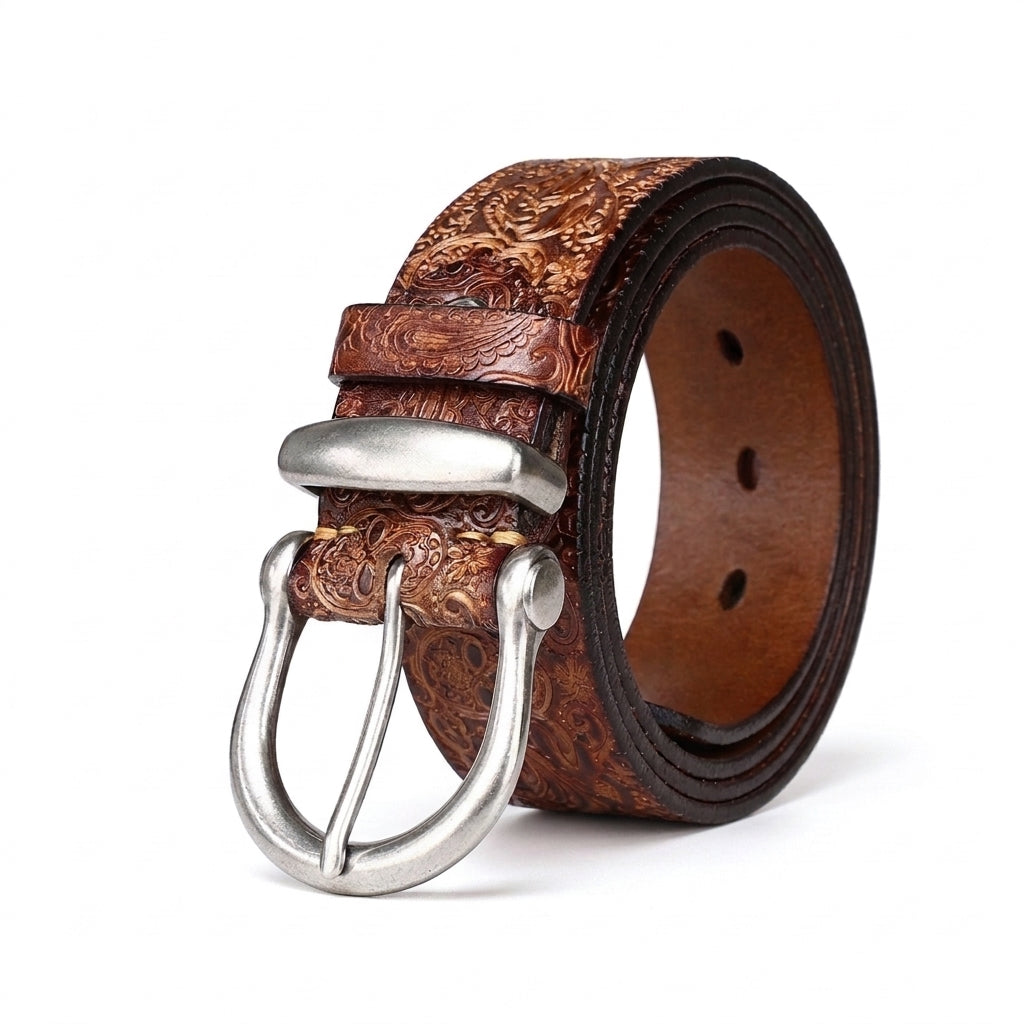 Ceinture homme Talleyrand en cuir pleine fleur de vachette marron avec gaufrage baroque sculpté et boucle ardillon en alliage argenté brossé