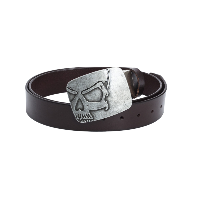 Ceinture Clémence pour homme en cuir marron avec une boucle argentée ornée d'un motif tête de mort gravée.
