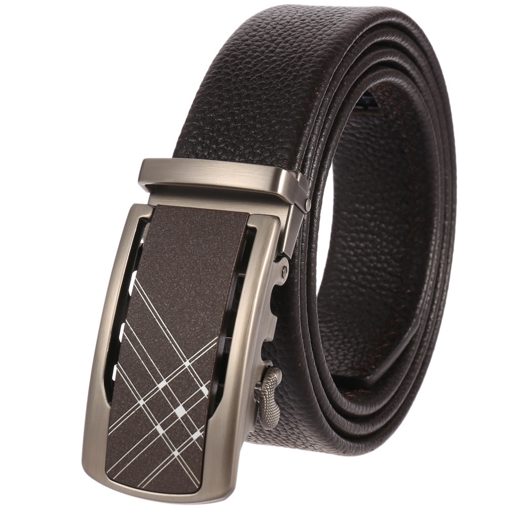 Ceinture Clément homme en cuir refendu marron avec boucle automatique rectangulaire argentée ornée d'un motif quadrillé blanc et d'un grain moderne.