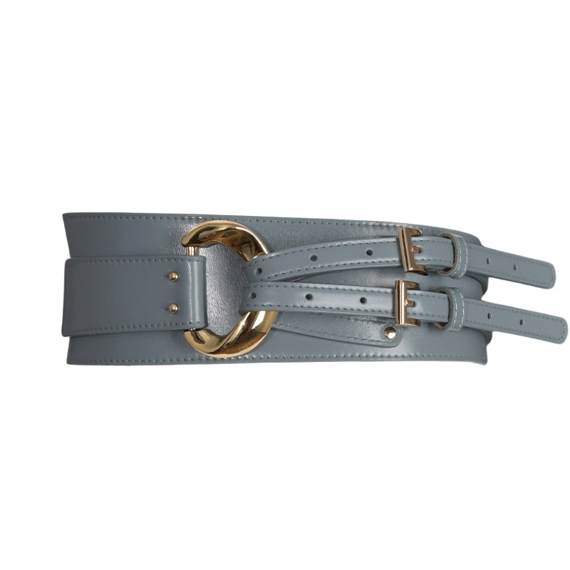 Ceinture style corset bleu ciel avec boucle dorée imposante et deux sangles ajustables à l'avant.