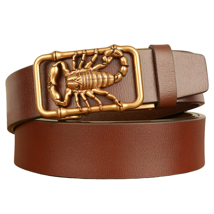 Ceinture homme Cyprien en cuir marron avec boucle rectangulaire dorée ornée d'un scorpion en relief et d'une structure façon bambou.