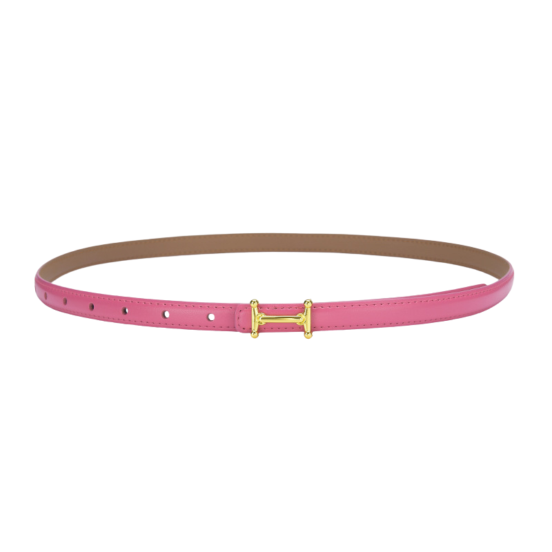 Ceinture fine rose Diamantine pour femme en cuir refendu de vachette avec boucle dorée en forme de H.