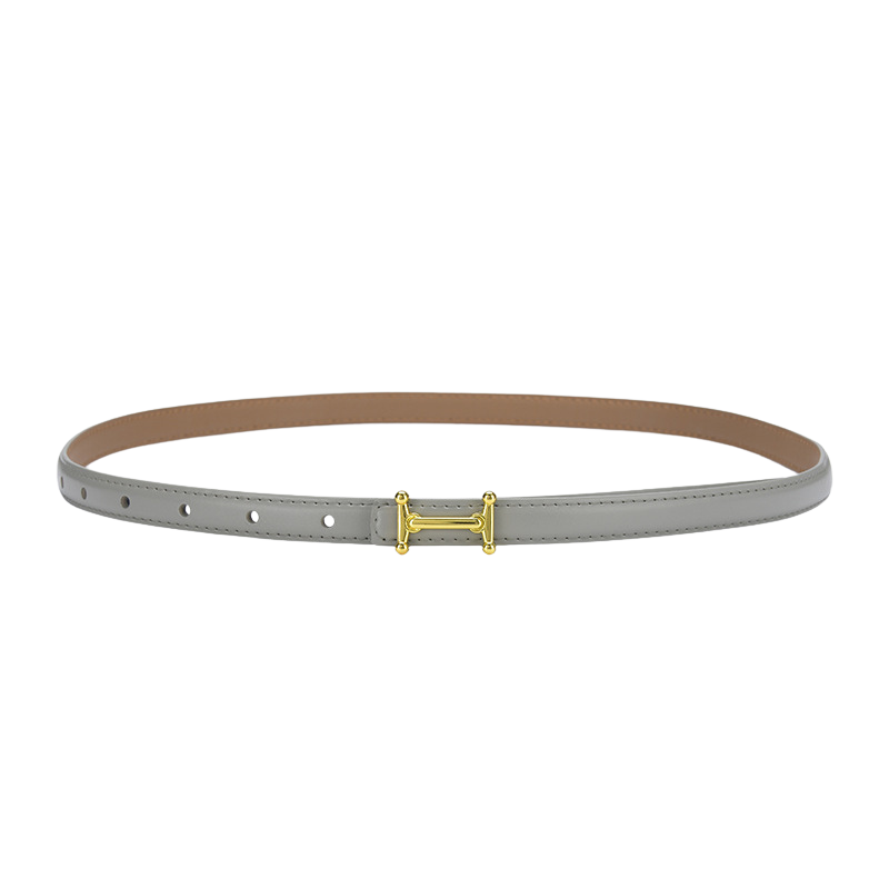 Ceinture fine Diamantine en cuir refendu gris clair avec boucle dorée en forme de H