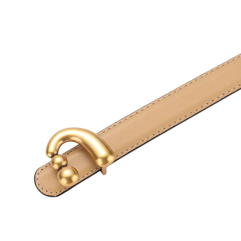 Ceinture femme Domitille en cuir naturel avec boucle dorée asymétrique et deux boules décoratives