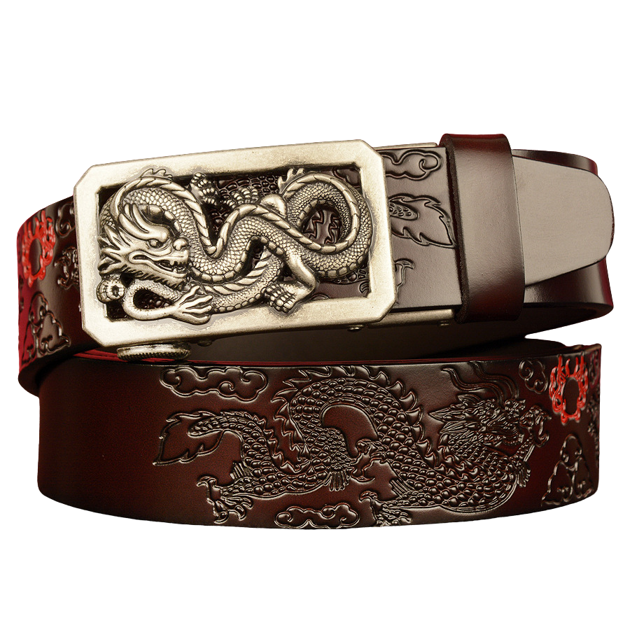 Ceinture pour homme Dragon d’Orient en cuir marron avec boucle automatique argentée ornée d'un dragon sculpté et motif de dragons en relief sur le cuir #fullwidth