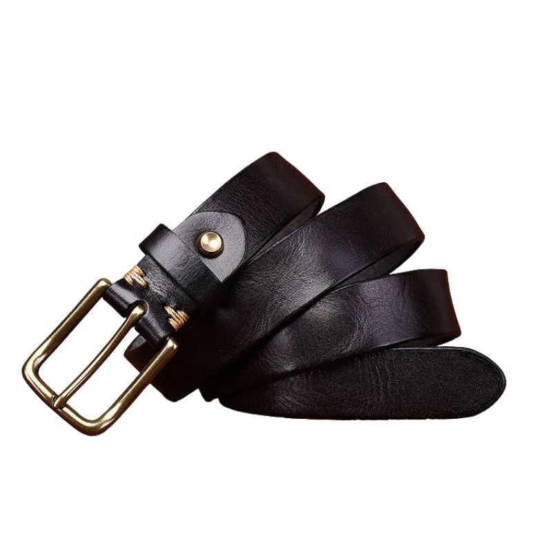 Ceinture Élégance Cuir noire en cuir de vachette pleine fleur avec boucle ardillon dorée et coutures apparentes.