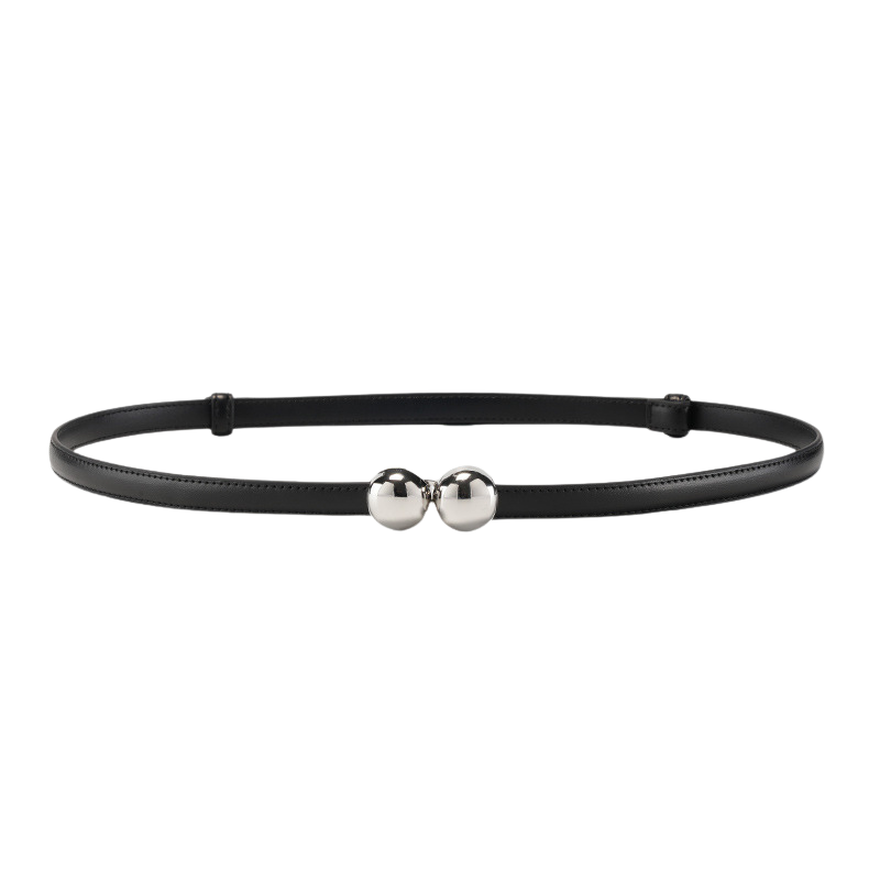 Ceinture fine noire pour femme Élise 3 en cuir lisse avec boucle décorative composée de deux boules argentées.