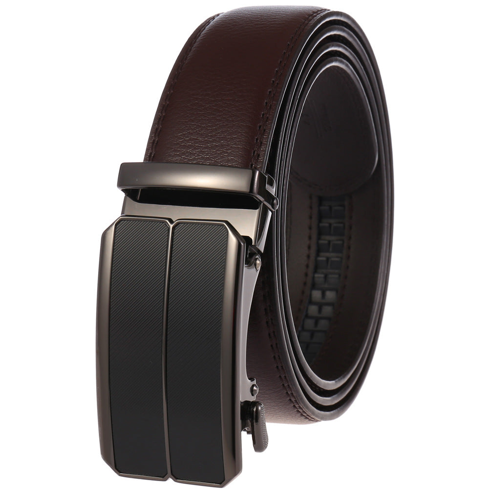 Ceinture homme Éloi 20 en cuir de vachette refendu marron avec boucle automatique rectangulaire noire et détails texturés.