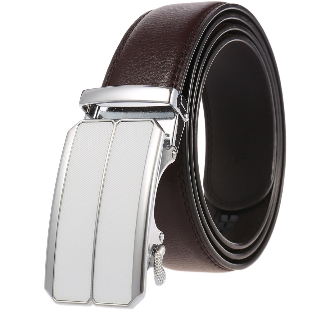 Ceinture homme Éloi 20 en cuir de vachette marron avec boucle rectangulaire argentée et détails texturés blancs. #fullwidth