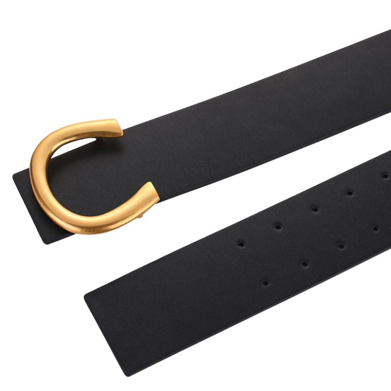 Ceinture Élyse noire en cuir refendu avec boucle décorative dorée en forme de C