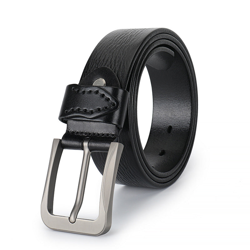 Ceinture homme Émile Bleu 2 en cuir de vachette noir, avec boucle ardillon rectangulaire argentée et lanière texturée. Style jeune et décontracté.