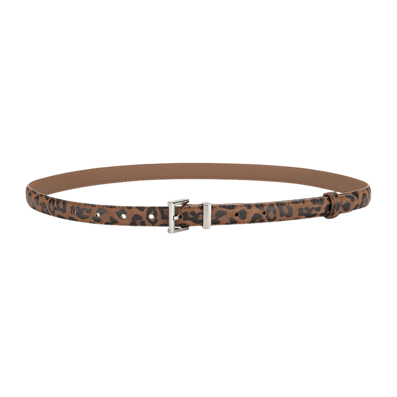 Ceinture fine Éternelle en cuir marron avec motif léopard noir et boucle carrée argentée.