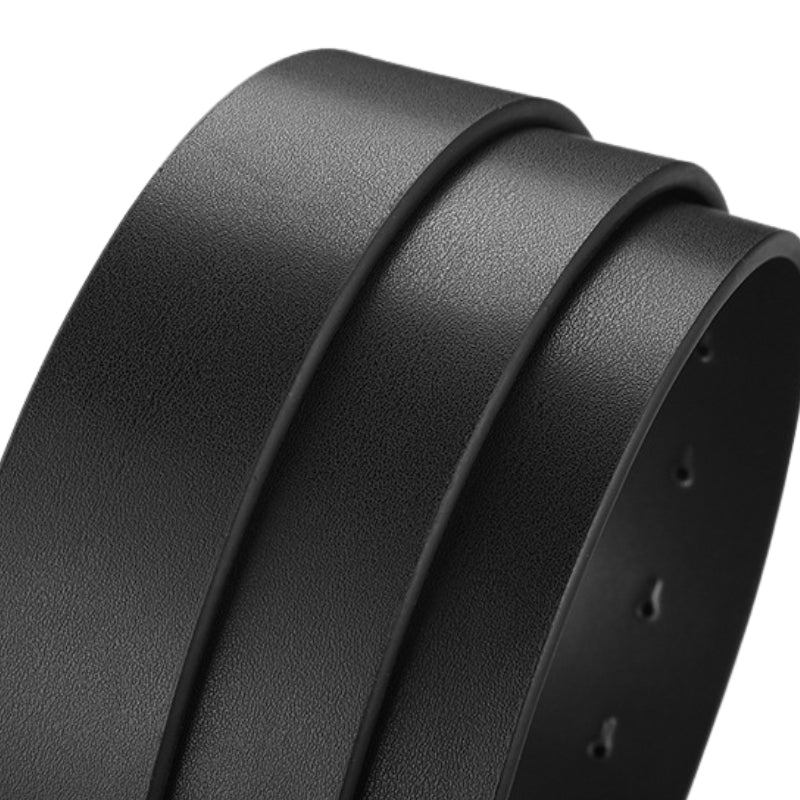 Ceinture Étienne en cuir de vachette refendu noir, finition lisse, vue rapprochée montrant les différentes couches de cuir et les coutures.
