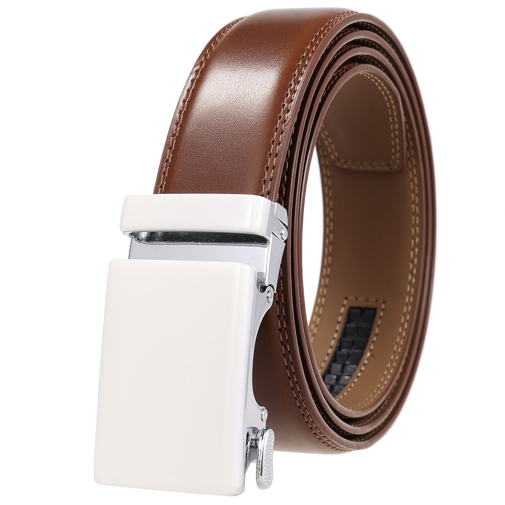 Ceinture homme Étoile 95 en cuir marron avec boucle automatique rectangulaire blanche et argentée.