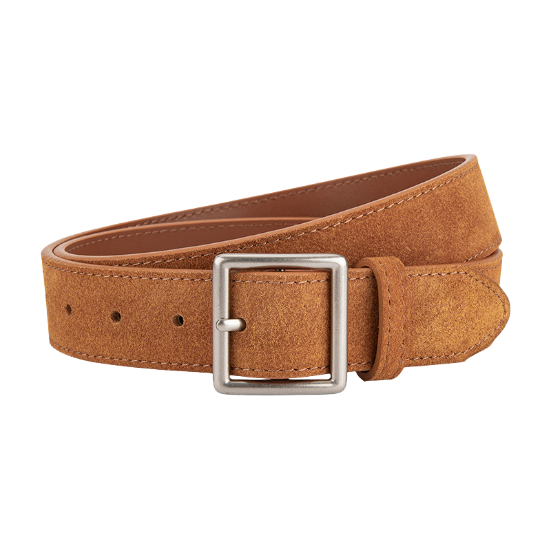 Ceinture Évangéline en cuir suédé couleur caramel, avec une boucle carrée argentée.