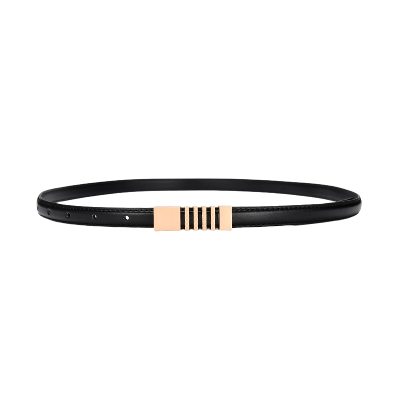 Ceinture fine noire Évasion pour femme avec boucle rectangulaire dorée à motif rainuré.