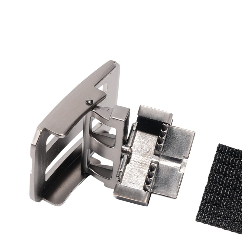 Ceinture Grégoire pour homme avec boucle automatique rectangulaire en alliage argenté et tissu tressé noir.
