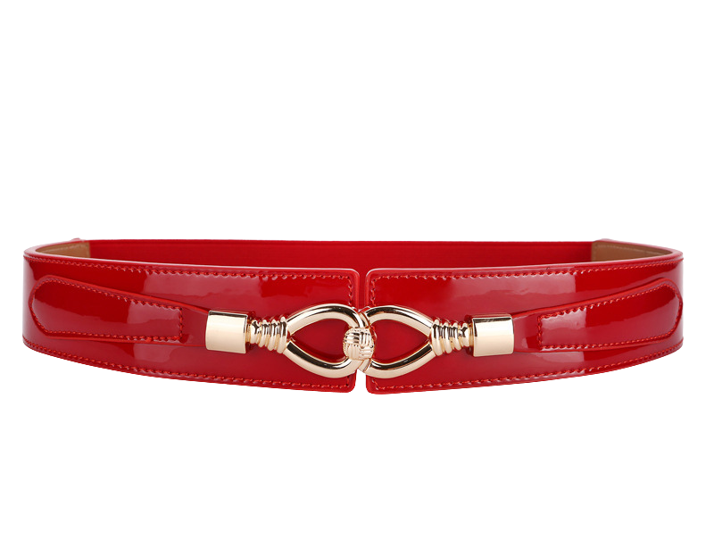 Ceinture femme Hortense rouge vernie avec boucle dorée double goutte allongée et système de fermeture crochet.