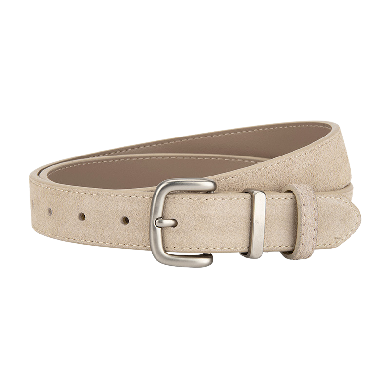 Ceinture femme Intrigue en cuir refendu beige aspect suédé avec boucle carrée argentée mate.