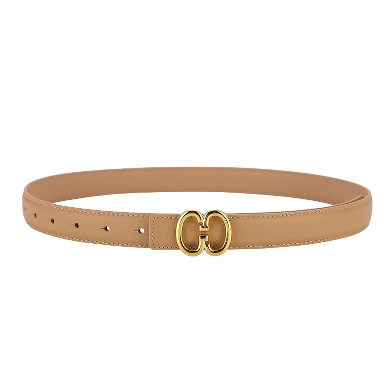 Ceinture femme Isadora en cuir beige avec boucle dorée double G épurée.