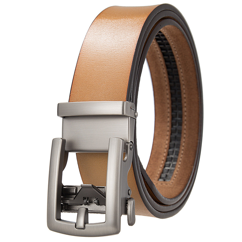 Ceinture homme Jules en cuir refendu de vachette couleur chameau avec boucle automatique rectangulaire en métal argenté. Lanière lisse et ajustable.