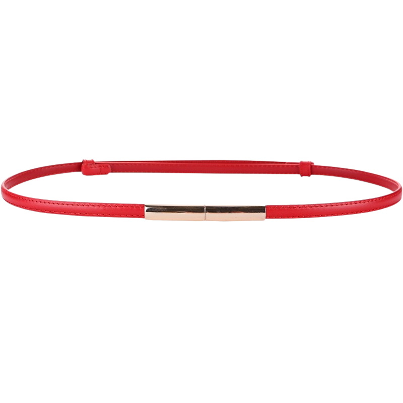 Ceinture fine rouge en cuir lisse Karité pour femme, avec fermoir doré rectangulaire à double crochet.