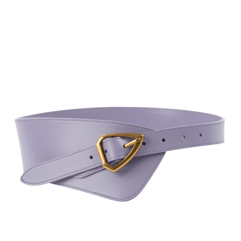 Ceinture femme Kloé violette en cuir avec boucle dorée triangle et forme corset.