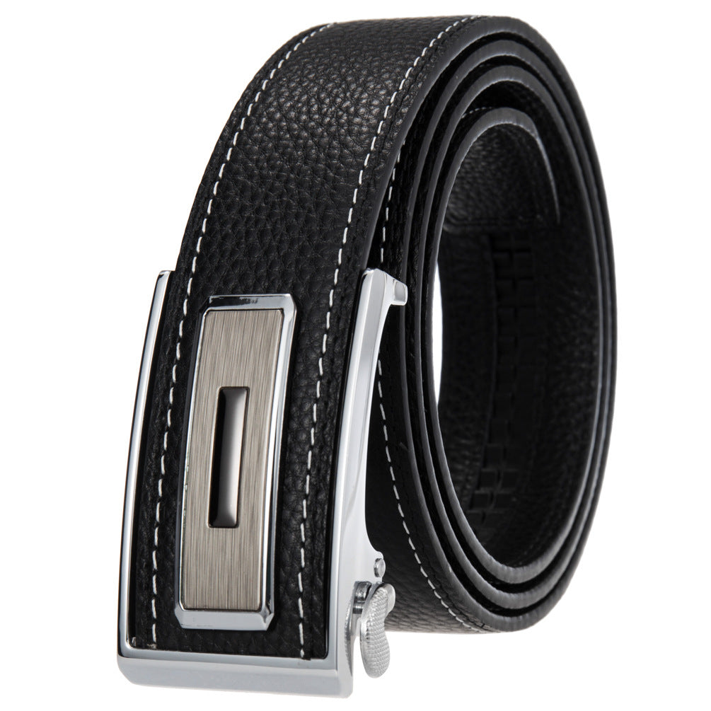 Ceinture Loïc en cuir de vachette noir avec coutures contrastantes blanches et boucle rectangulaire automatique argentée. #fullwidth