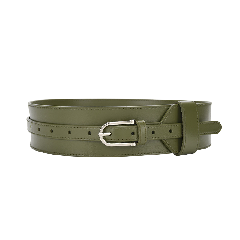 Ceinture extra large Mélissa en cuir vert avec boucle argentée et finitions soignées.