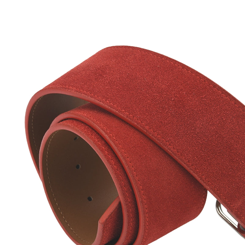 Ceinture large rouge en daim pour femme, modèle Ninette, avec finition lisse et boucle argentée. Idéale pour marquer la taille sur une robe ou une tunique.