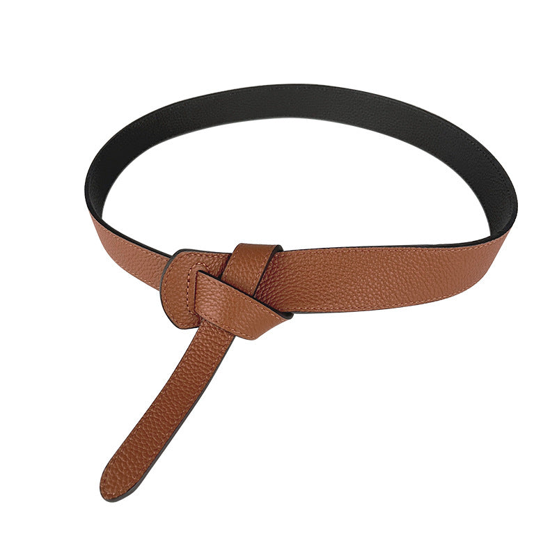 Ceinture femme réversible Ombeline en cuir de vachette pleine fleur, face camel et noire, style obi noué sans boucle