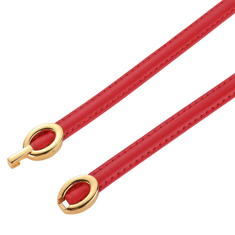 Ceinture fine rouge en cuir pleine fleur Onirique avec boucle ovale dorée décorative