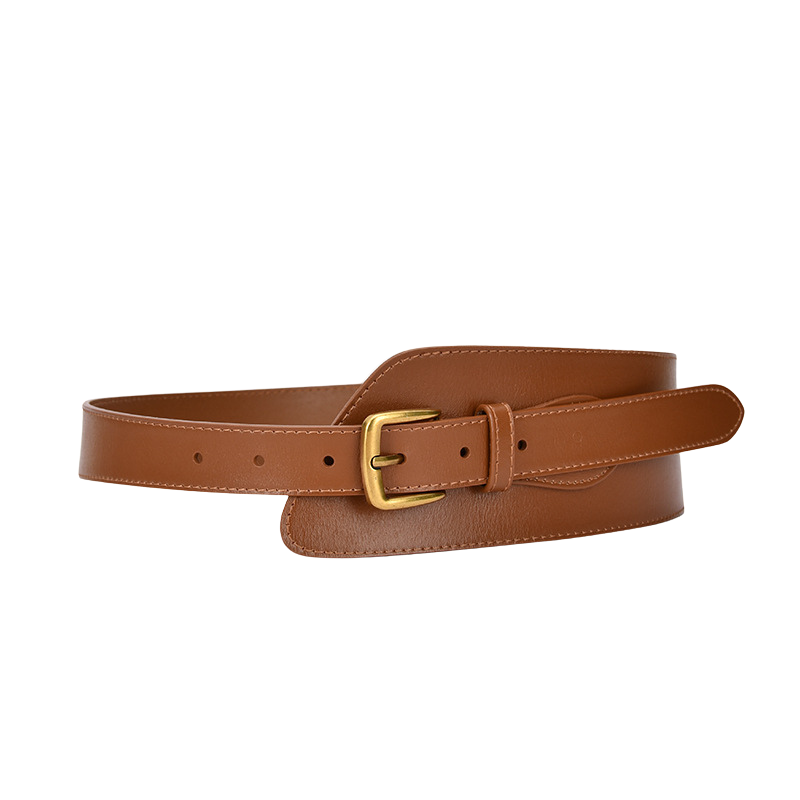 Ceinture large Opulence en cuir de vachette marron avec boucle carrée dorée et finition soignée, idéale pour structurer une silhouette élégante.
