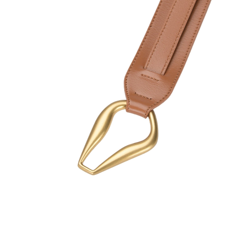 Ceinture Orchidée en cuir marron avec boucle dorée en forme de goutte d'eau.
