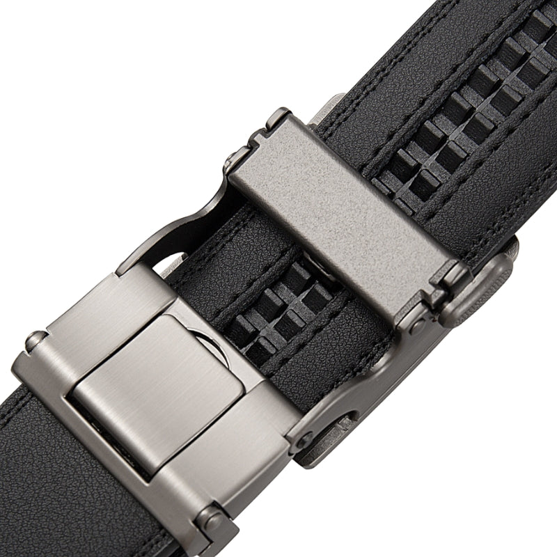 Ceinture Paul Or2 pour homme en cuir refendu noir avec boucle rectangulaire métallique argentée et système automatique. Gros plan sur le mécanisme de la boucle et la texture du cuir.