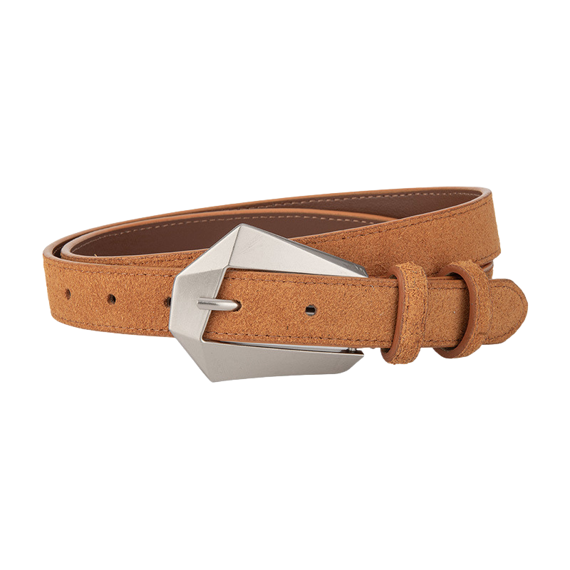 Ceinture Perrine en daim marron clair avec une boucle argentée géométrique asymétrique.