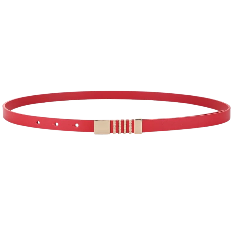 Ceinture fine rouge Rafaëlle en cuir avec une boucle dorée géométrique à anneaux parallèles.