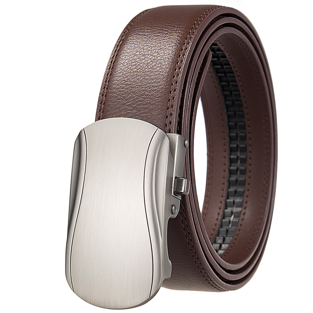 Ceinture RiveGauche marron pour homme avec boucle automatique argentée et système à crémaillère.