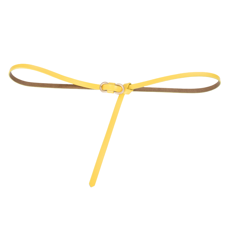 Ceinture fine jaune pour femme avec boucle dorée à double anneau, sans trou, en cuir de vachette refendu avec finition brillante.