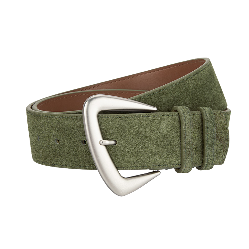 Ceinture femme Rosée en daim vert avec boucle argentée en forme de D arrondie.