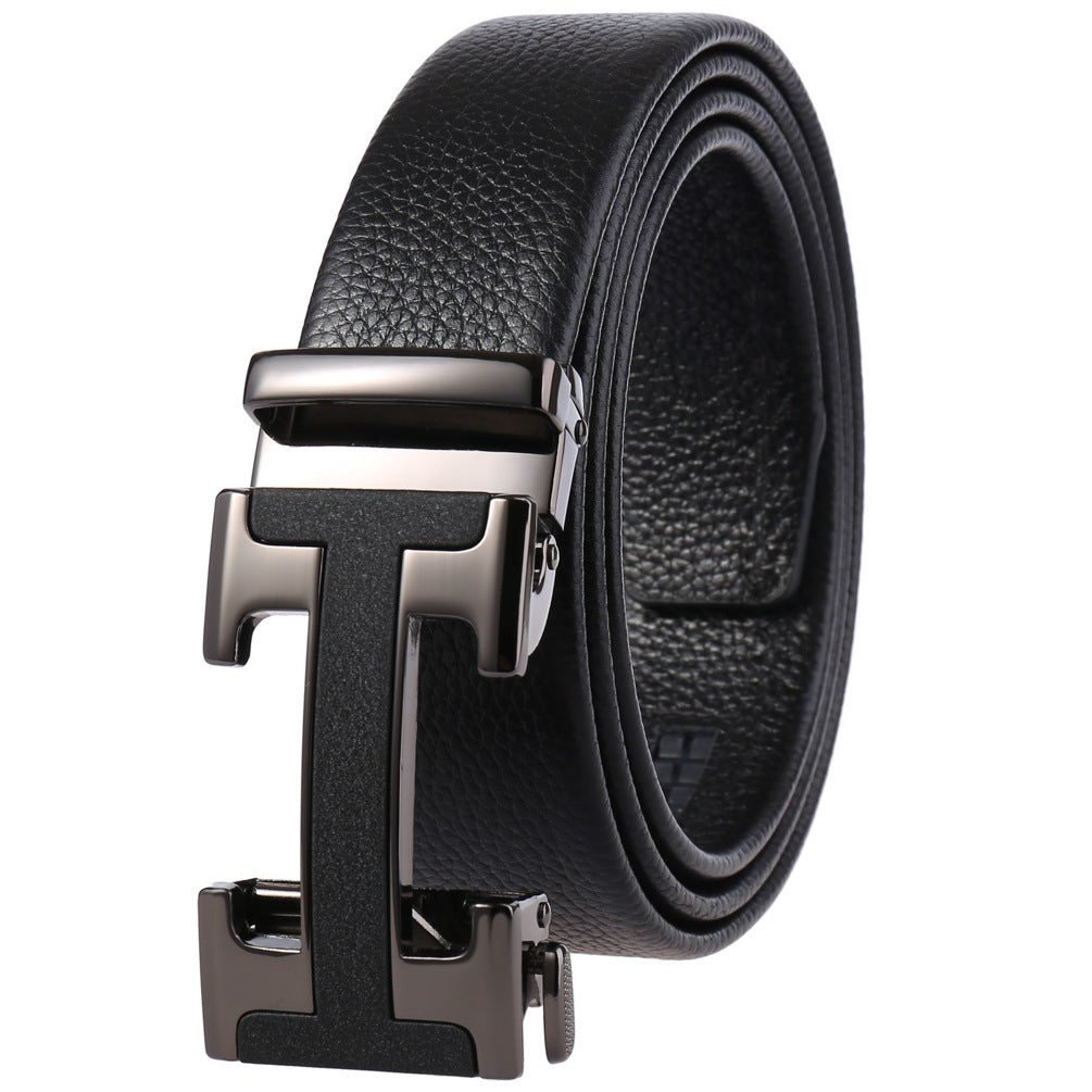 Ceinture pour homme Sacha en cuir noir texturé avec boucle automatique argentée en forme de H et système de réglage sans trous.