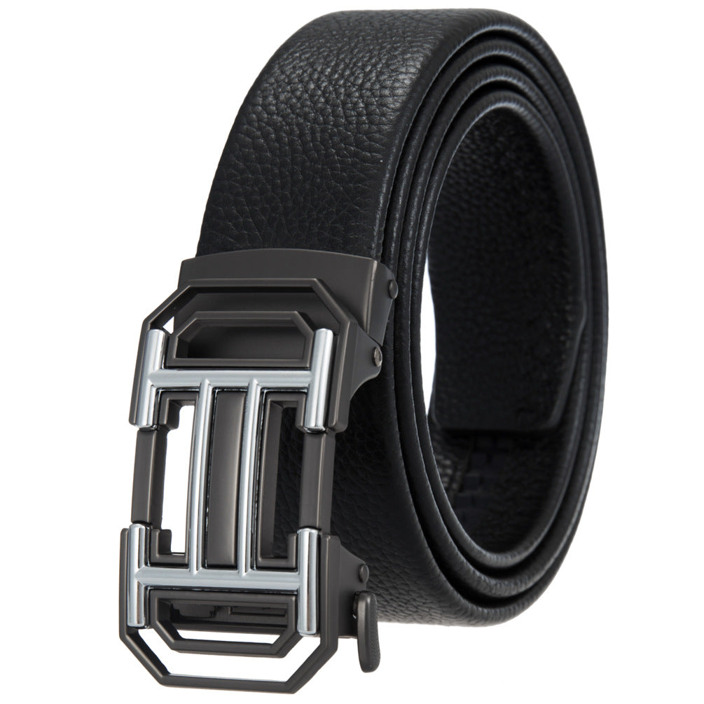 Ceinture pour homme Sacha Lux4 en cuir noir avec boucle automatique argentée et noire texturée.